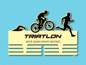 věšák na medaile pro triatlon